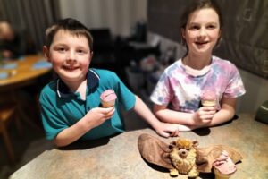 Paora Pekapeka visits Eliza and Ryan