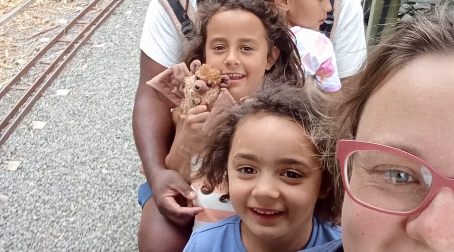 Peta pekapeka visits Orrin, Ennoa and Iloi