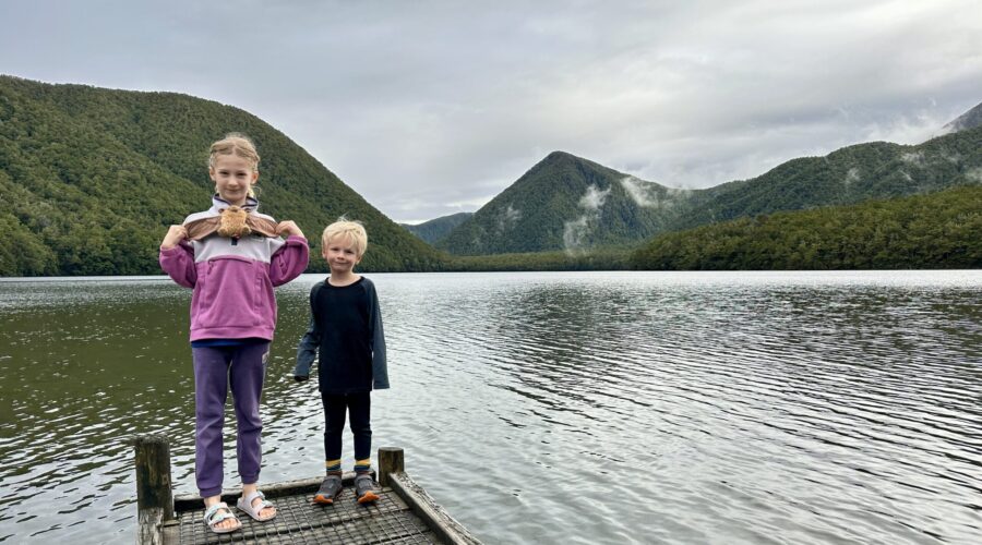 Polly visits Elsie and Harrison in Ōtautahi for Christmas 2025